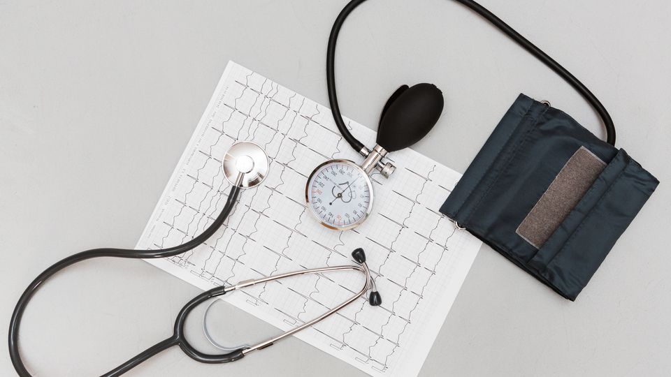 Persoană care se odihnește și ascultă muzică liniștitoare